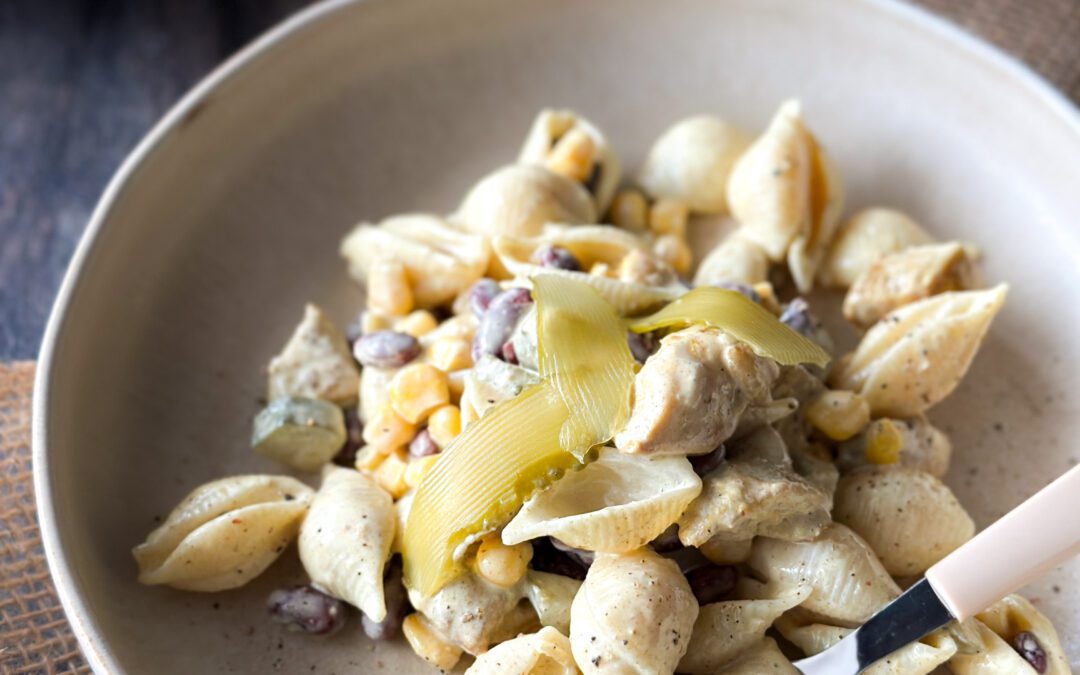 Sałatka makaronowa z kurczakiem 